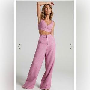 NEW WITH TAGS ADELAIDE TWO PIECE WIDE LEG SET IN PINK.